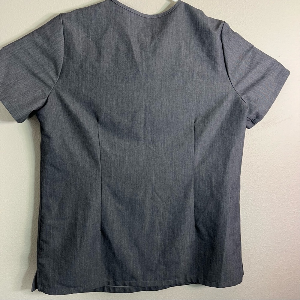 Figs grey medium scrub top
